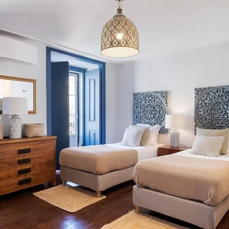 Bella Vista - Modern Classic In Heart Of City Apartment *