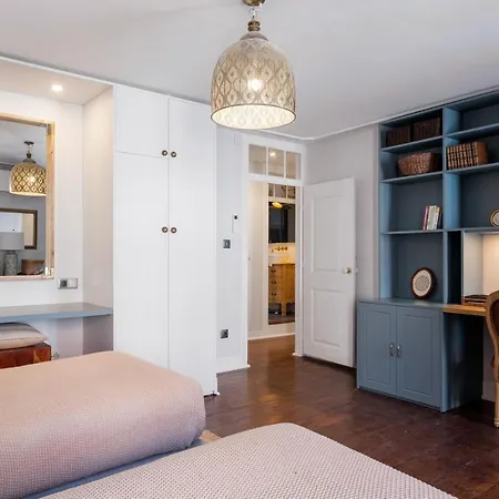Bella Vista - Modern Classic In Heart Of City 리스본
